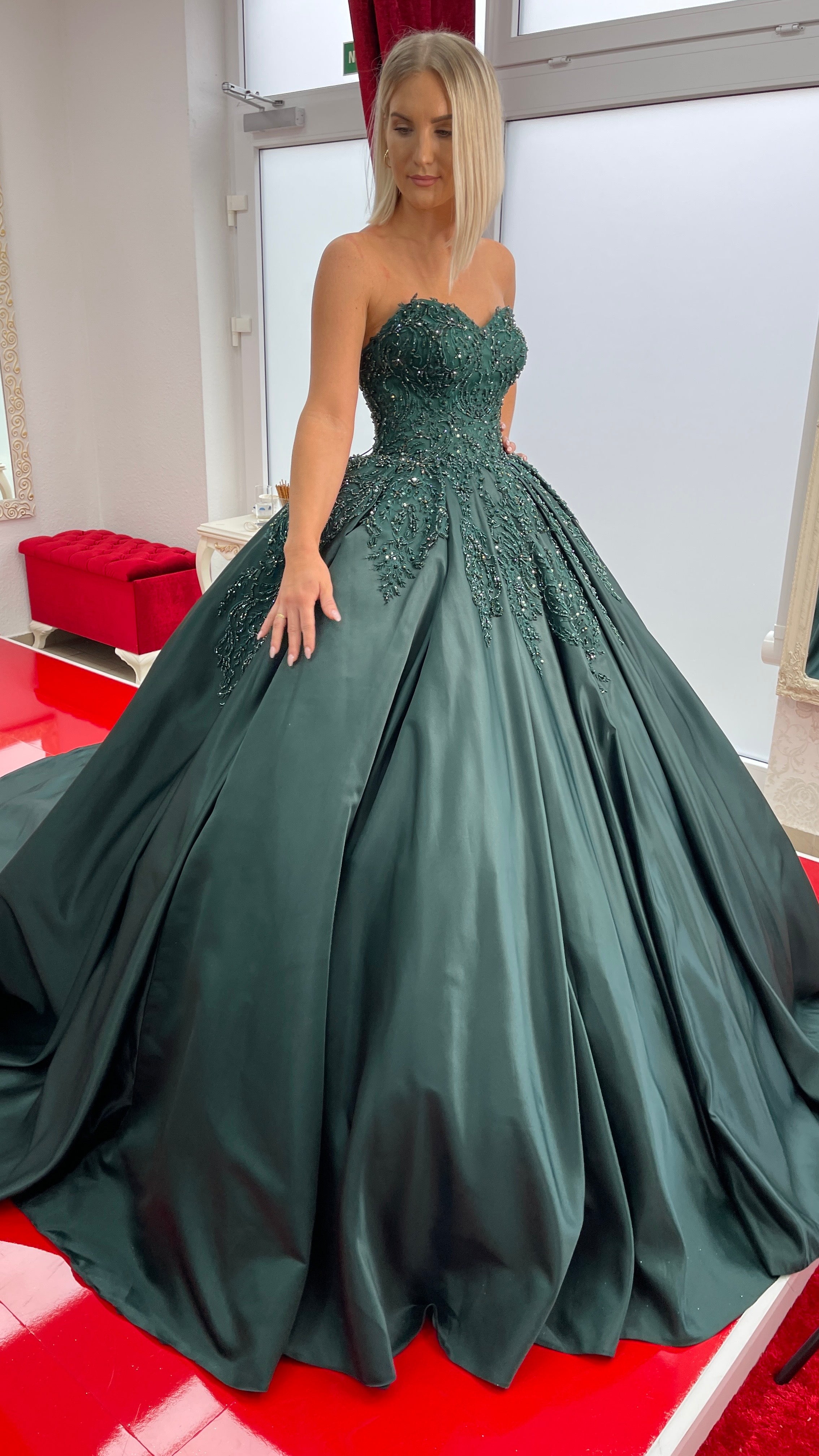 Ballkleid Seba – Satin und Spitze – Ansicht 1 | Lamia Mode