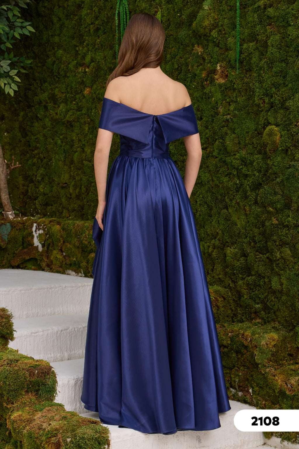 Abendkleid C2108 in Olive – Lamia Braut & Abendmode