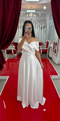 Standesamtkleid M137 – Satin und Carmen-Ausschnitt in Weiß – Ansicht 1 | Lamia Mode