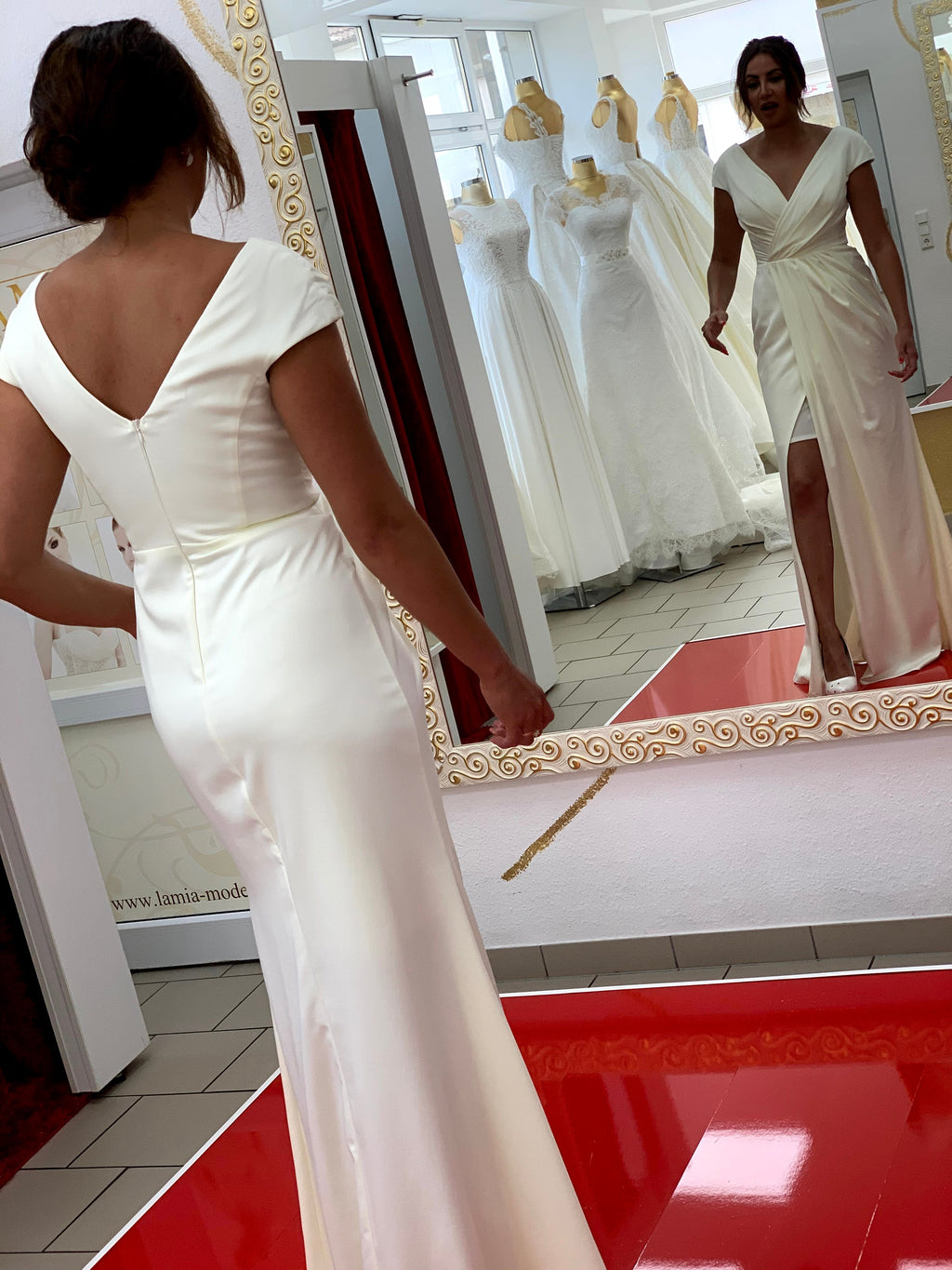Standesamtkleid FK3326 – Satin und Beinschlitz in Creme – Ansicht 5 | Lamia Mode