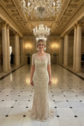 Elegantes Abendkleid mit Allover-Glitzerstickerei – C5929 in Gold – Ansicht 1 | Lamia Mode