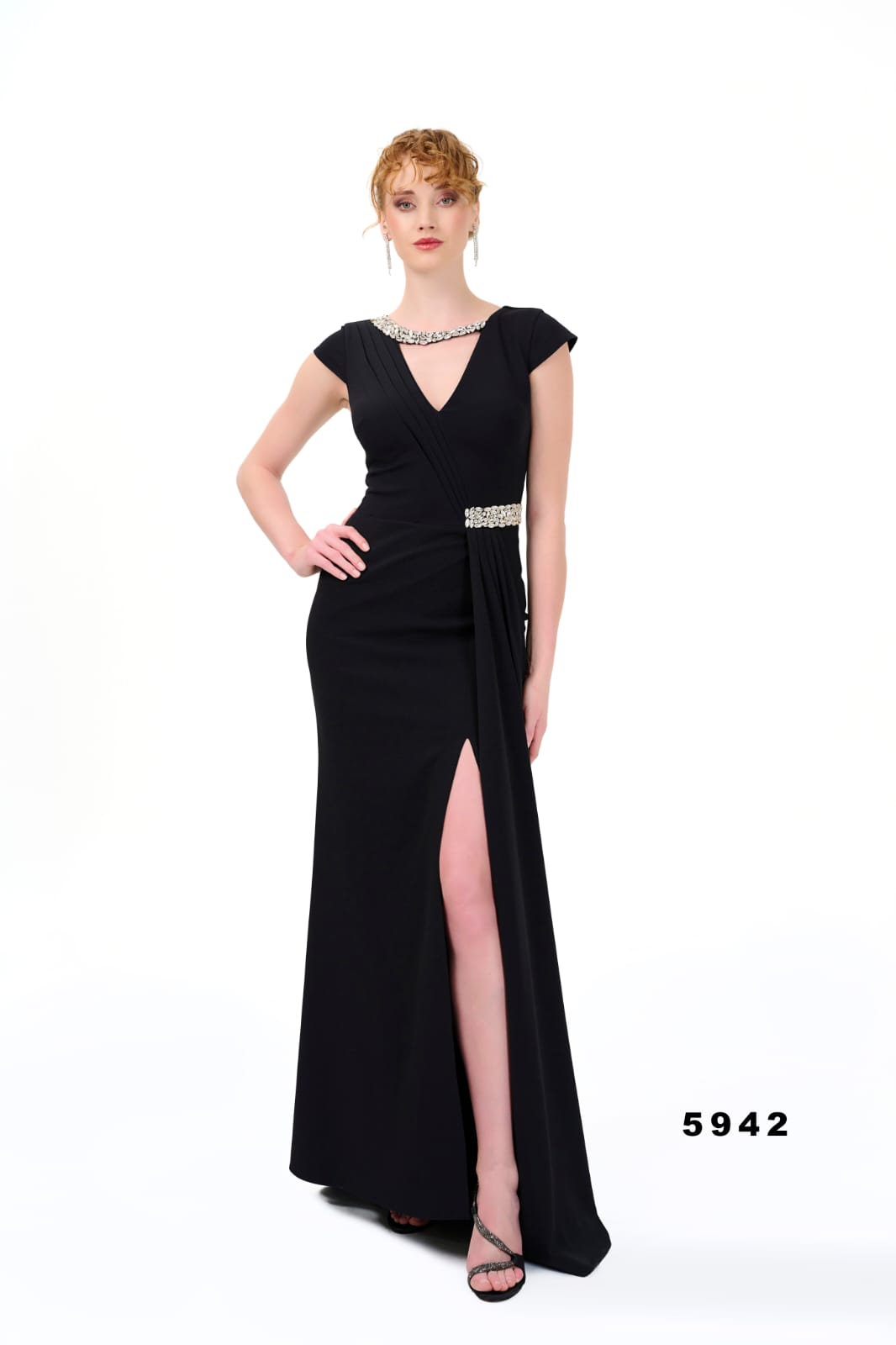 Abendkleid C5942 in Grau – Lamia Braut & Abendmode