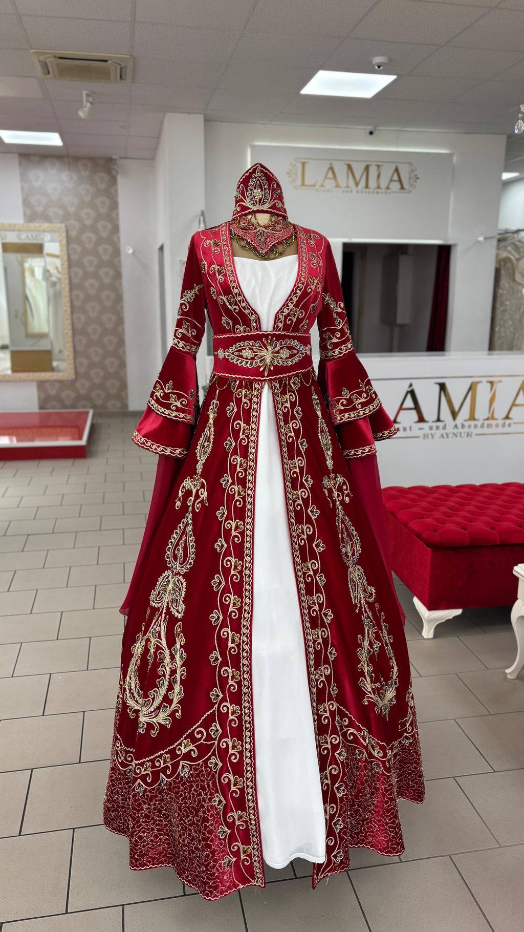 Kaftan „Destan“ – Luxus Bindallı Set in Rot (4-teilig) mit Goldstickerei in Rot – Ansicht 4 | Lamia Mode