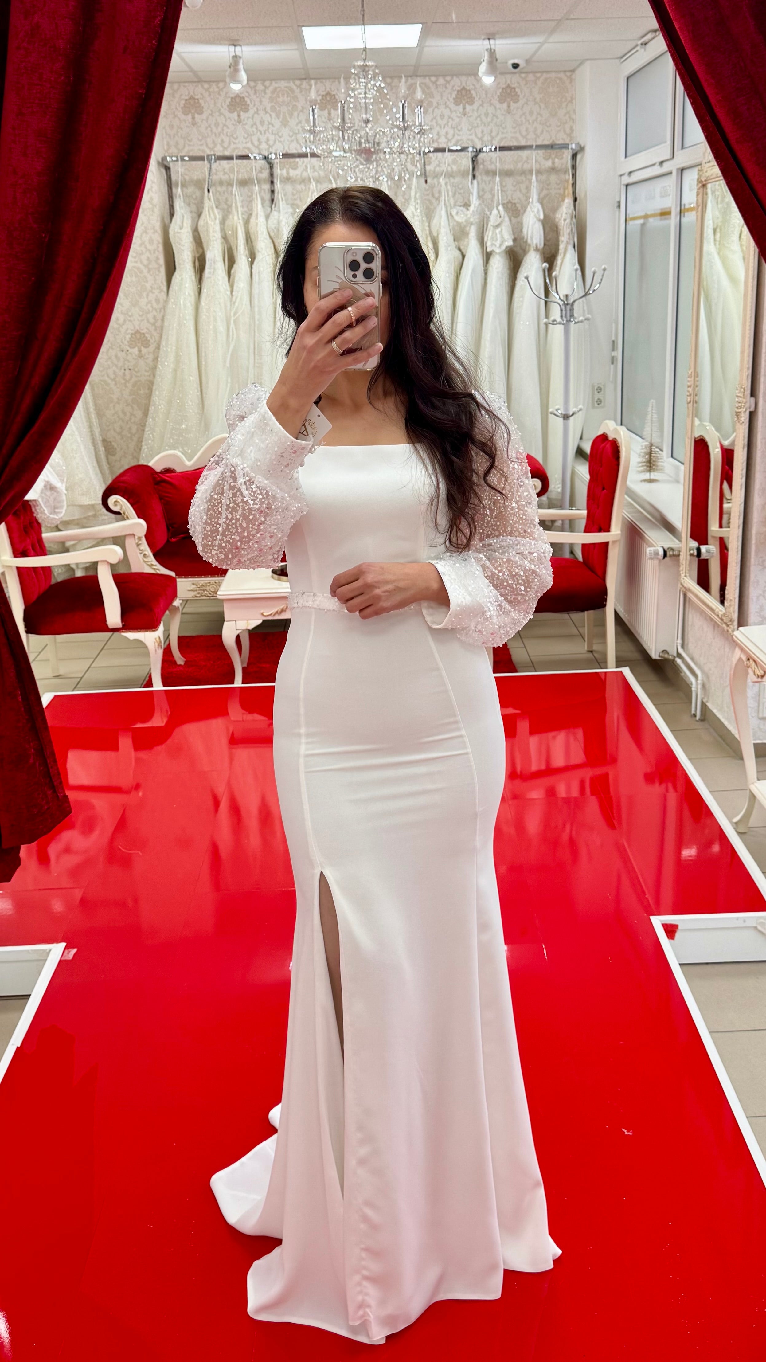 Standesamtkleid MD7770 – figurbetonte Passform und Beinschlitz – Ansicht 1 | Lamia Mode