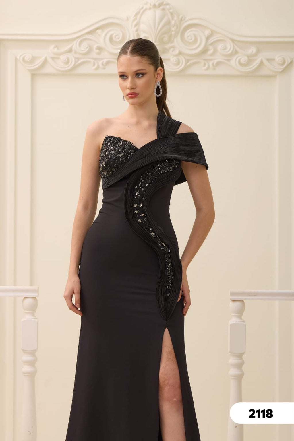 Abendkleid C2118 in Puder – Lamia Braut & Abendmode