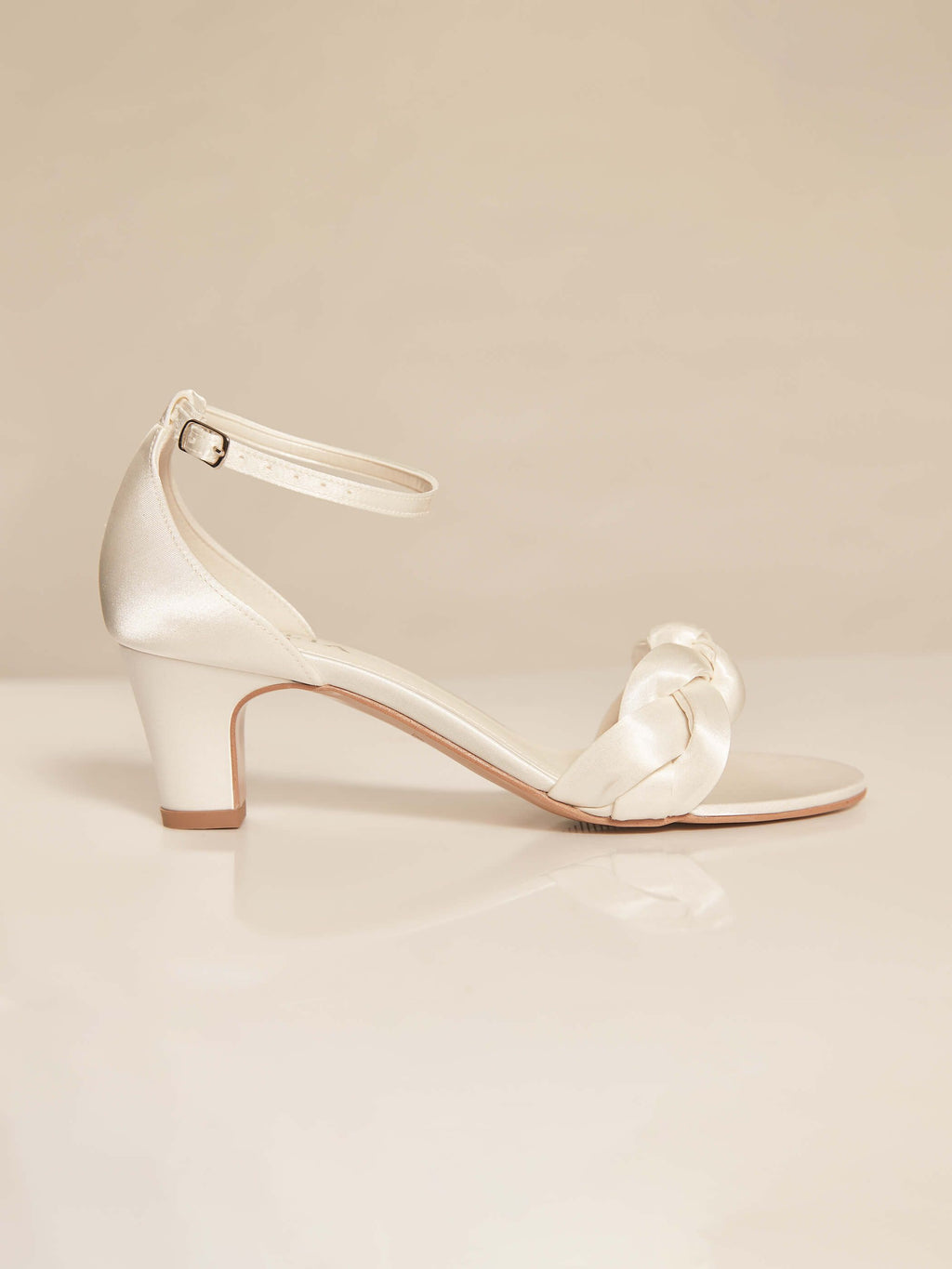 AGNES Avalia Schuhe, Satin, Absatz 6 cm in creme-1 – Ansicht 5 | Lamia Mode