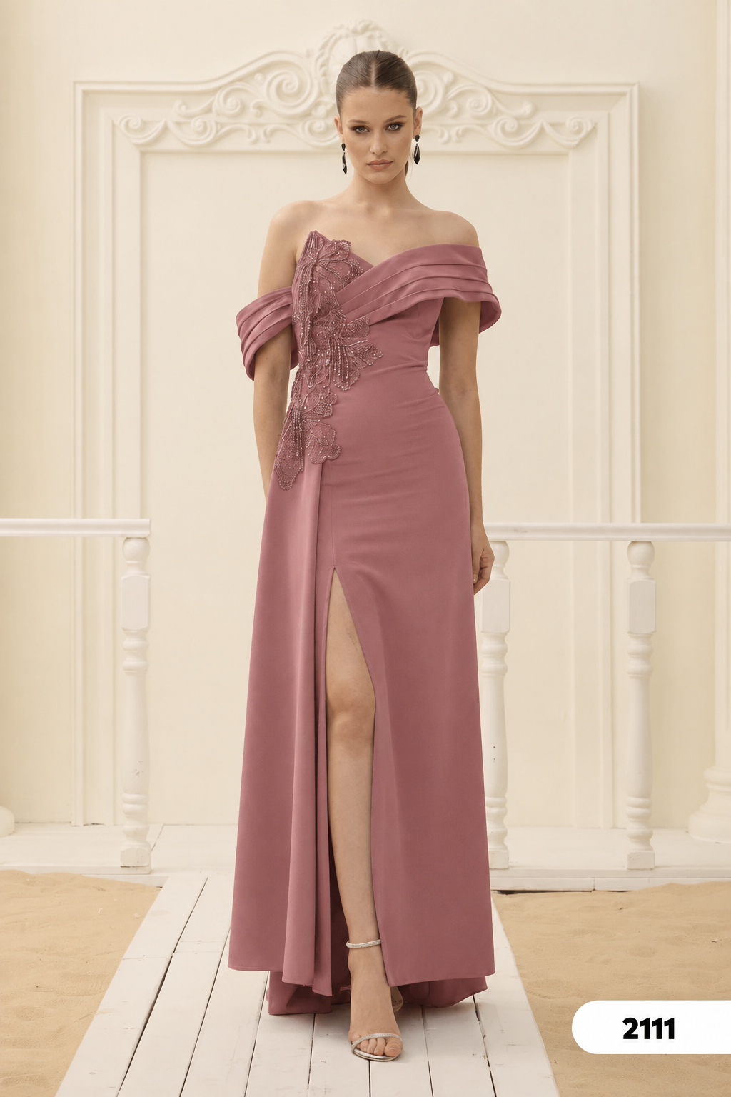 Abendkleid C2111 in Puder – Lamia Braut & Abendmode
