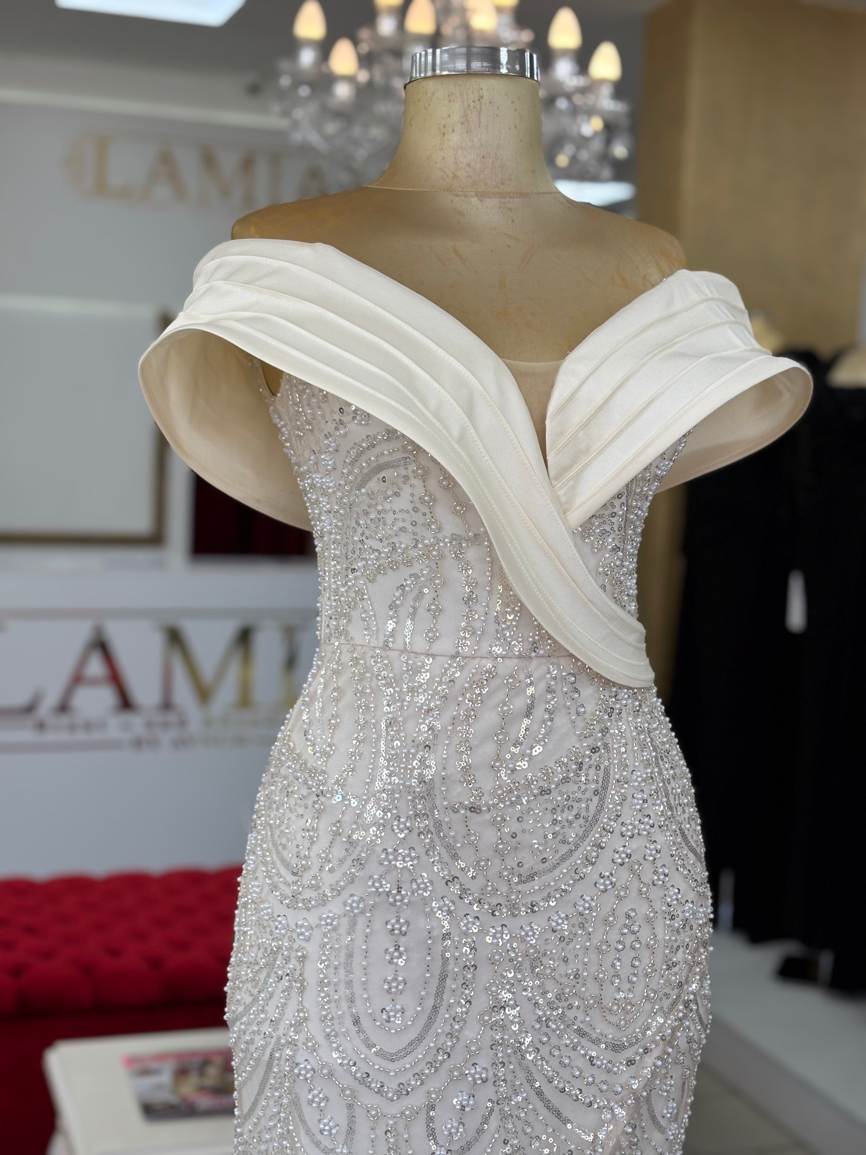 Elegantes Abendkleid mit Perlenstickerei – Modell C2130 in Mocca – Ansicht 7 | Lamia Mode
