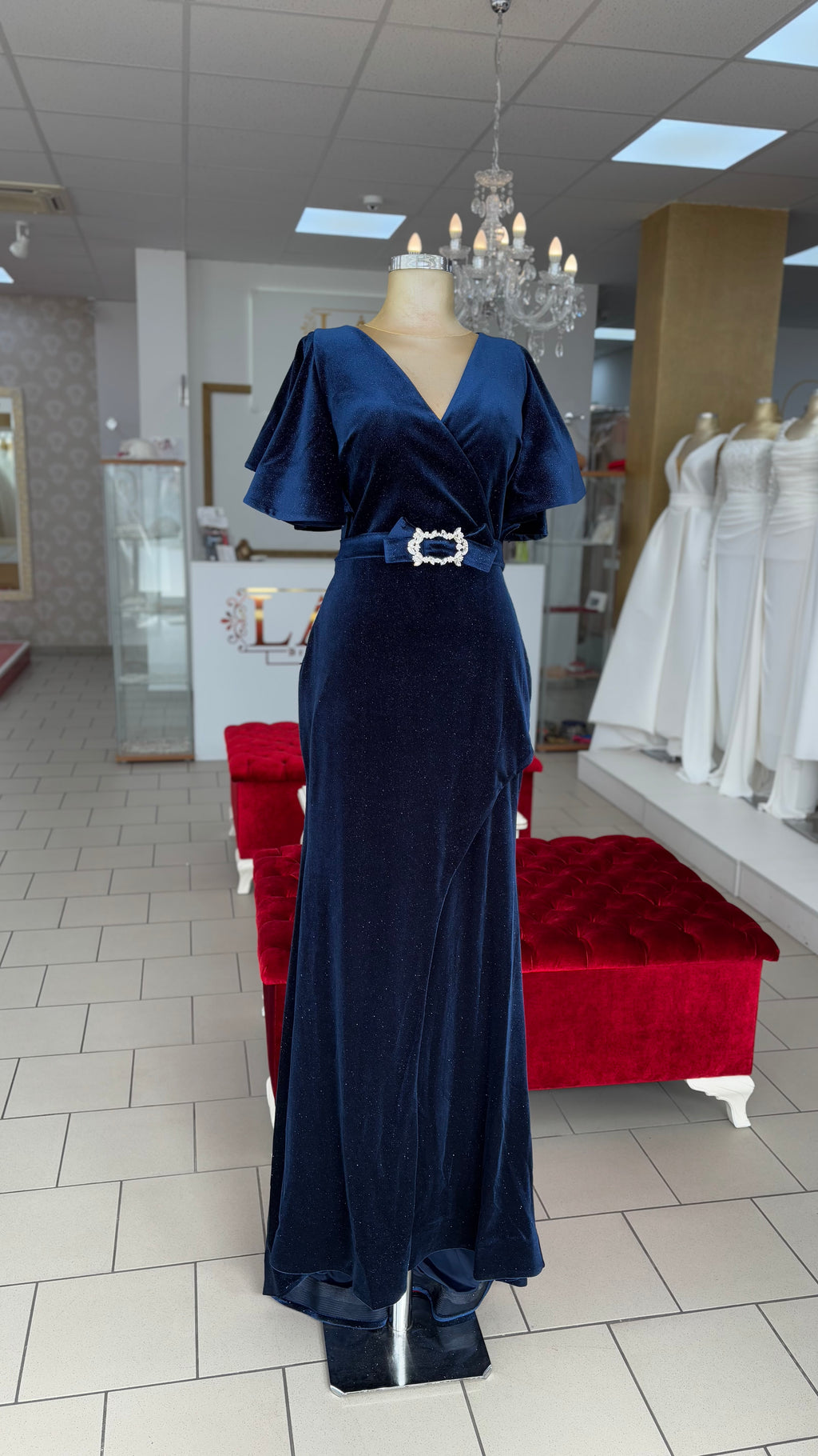 Elegantes Abendkleid mit Fledermausärmeln & Schmuckgürtel – C5727 in Navyblau – Ansicht 5 | Lamia Mode