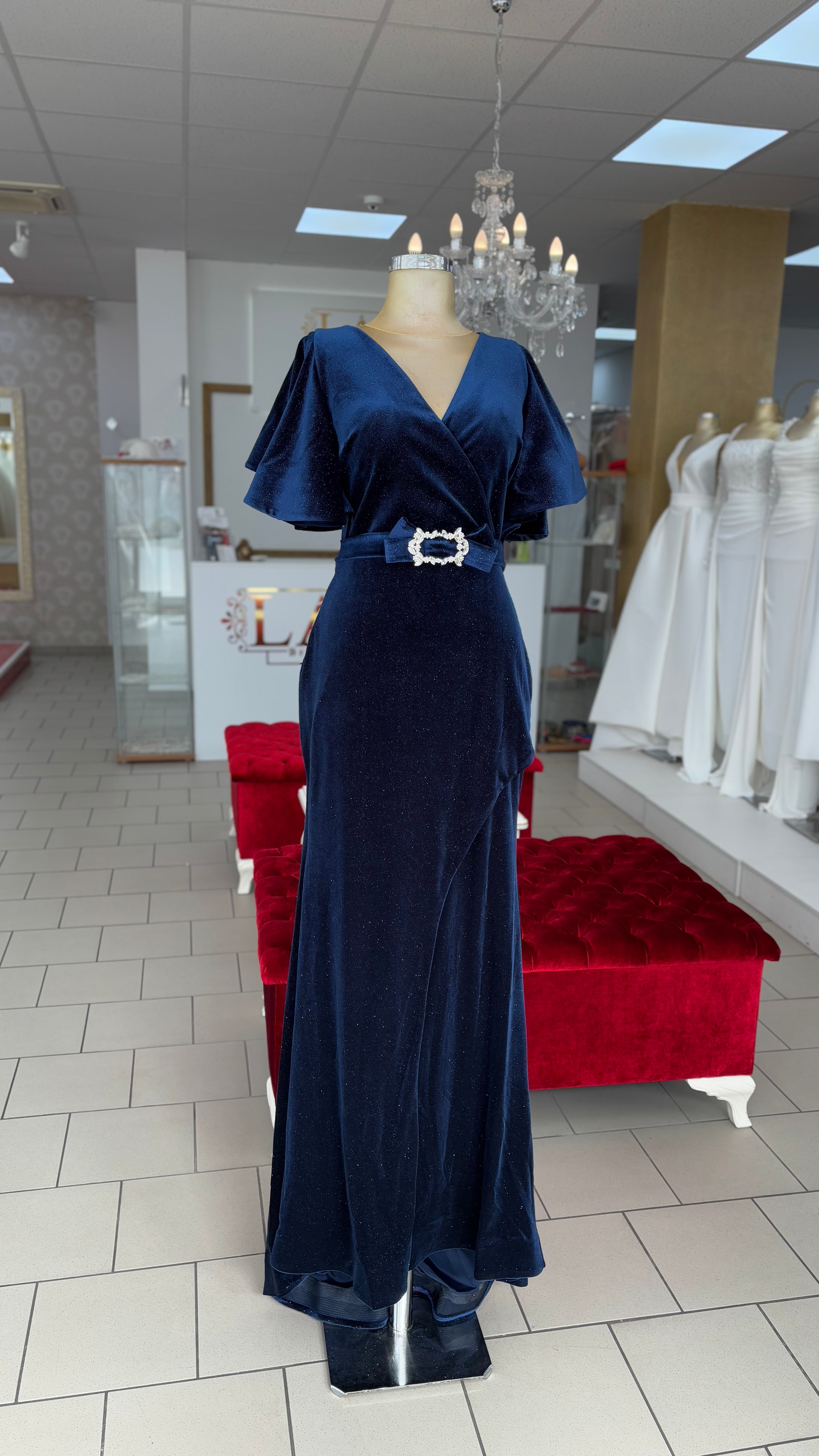 Elegantes Abendkleid mit Fledermausärmeln & Schmuckgürtel – C5727 in Navyblau – Ansicht 5 | Lamia Mode