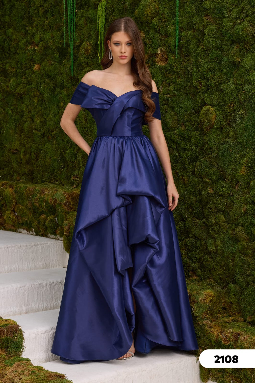 Abendkleid C2108 in Marineblau – Lamia Braut & Abendmode