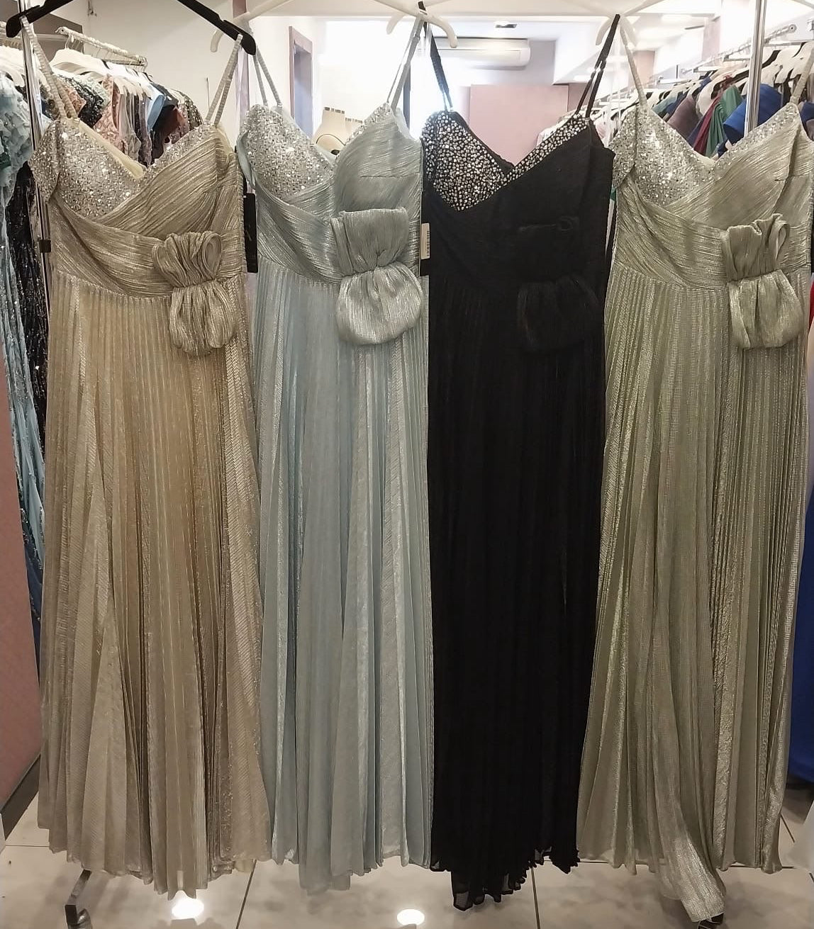 Abendkleid C2120 in Gold – Lamia Braut & Abendmode