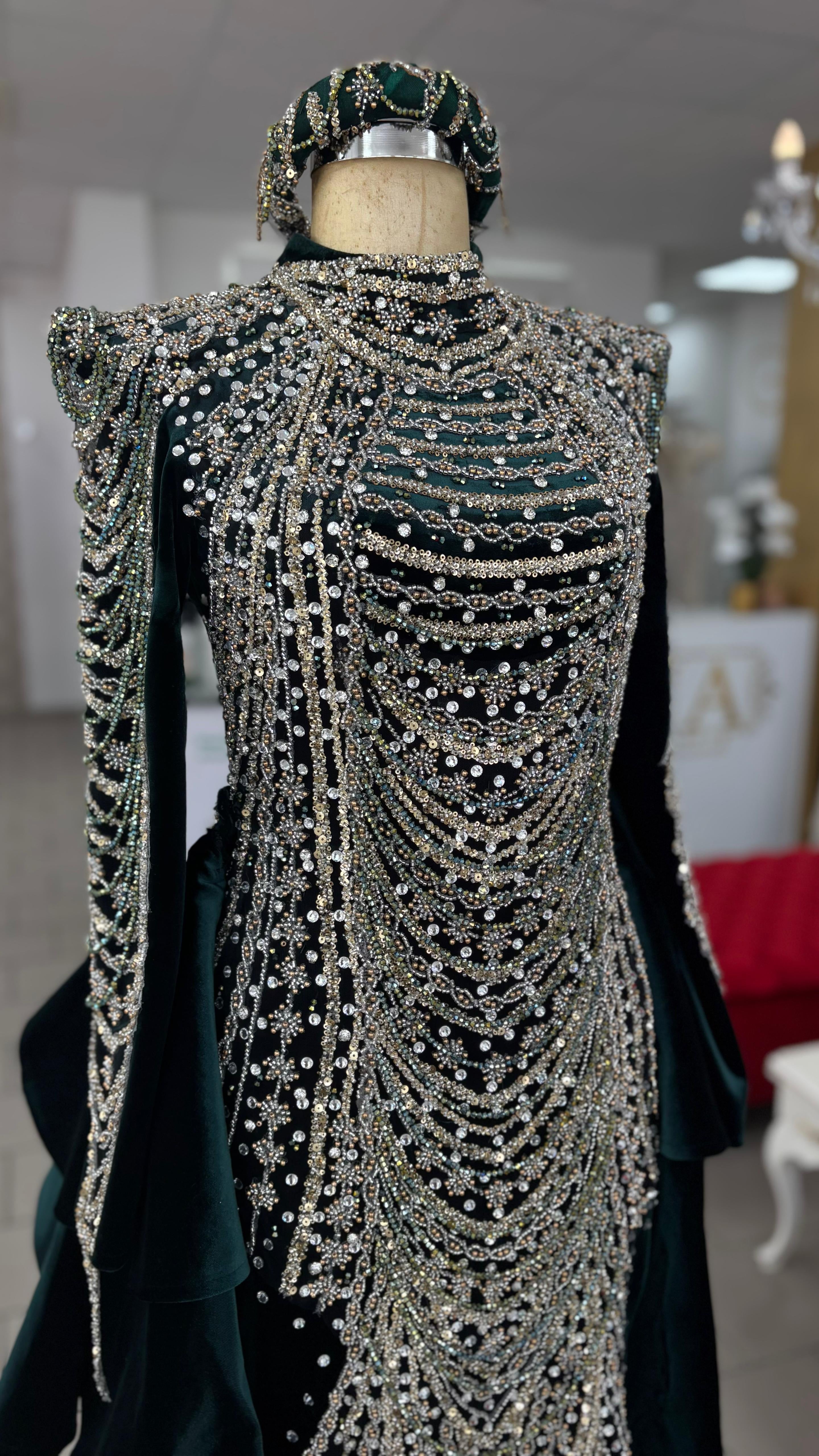Kaftan „Hürrem“ – Luxus Bindallı in Smaragdgrün mit Kristallbesatz in smaragdgrun – Ansicht 4 | Lamia Mode