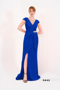 Abendkleid C5942 in Royalblau – Lamia Braut & Abendmode