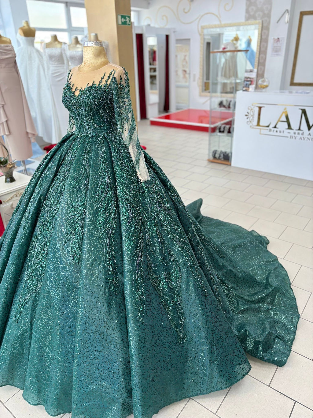 Ballkleid SB3352 – Ansicht 4 | Lamia Mode
