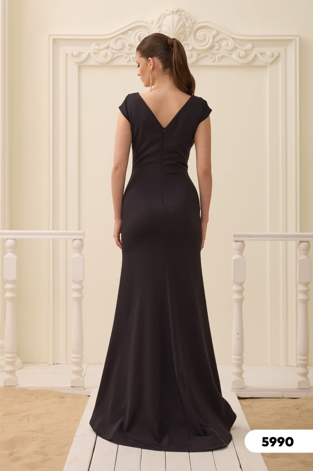 Elegantes Abendkleid aus Kreppstoff C5990 in gruen-3 – Ansicht 3 | Lamia Mode