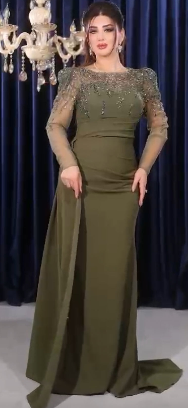 Abendkleid Arlinda – Beinschlitz und Schleppe in Blau – Ansicht 2 | Lamia Mode