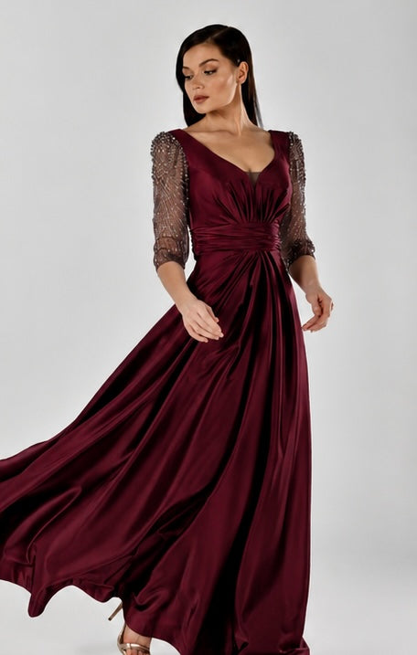 Abendkleid Elegantes Abendkleid mit Drapierung & Perlenärmeln – C5833 in Bordeaux – Ansicht 5 | Lamia Mode