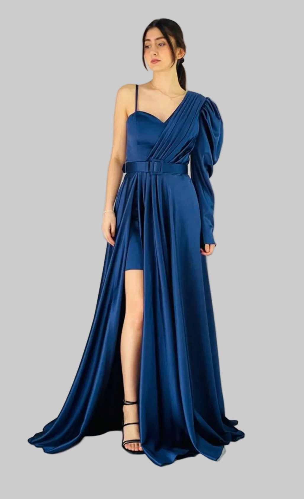 Abendkleid M131 – Satin und Schleppe in Schwarz – Ansicht 1 | Lamia Mode
