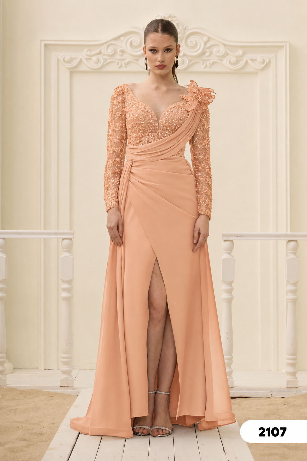 Abendkleid C2107 in Aprikose – Lamia Braut & Abendmode