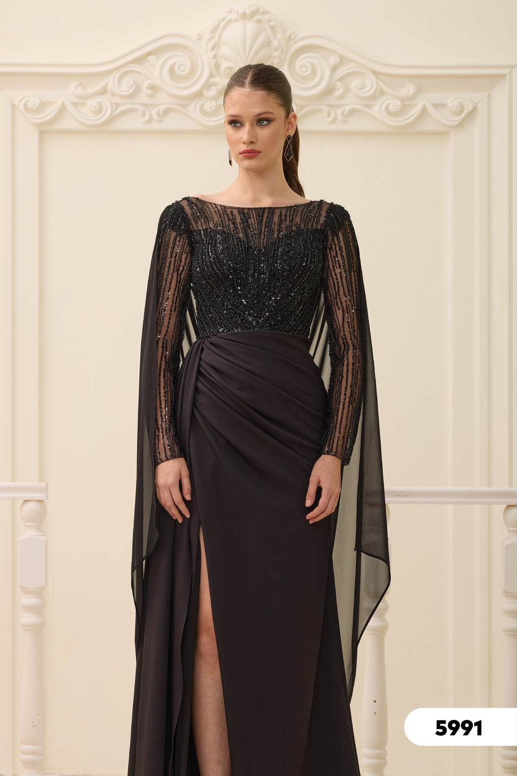 Elegantes Abendkleid mit Paillettenoberteil & Chiffon-Cape / C5991 in blau – Ansicht 2 | Lamia Mode