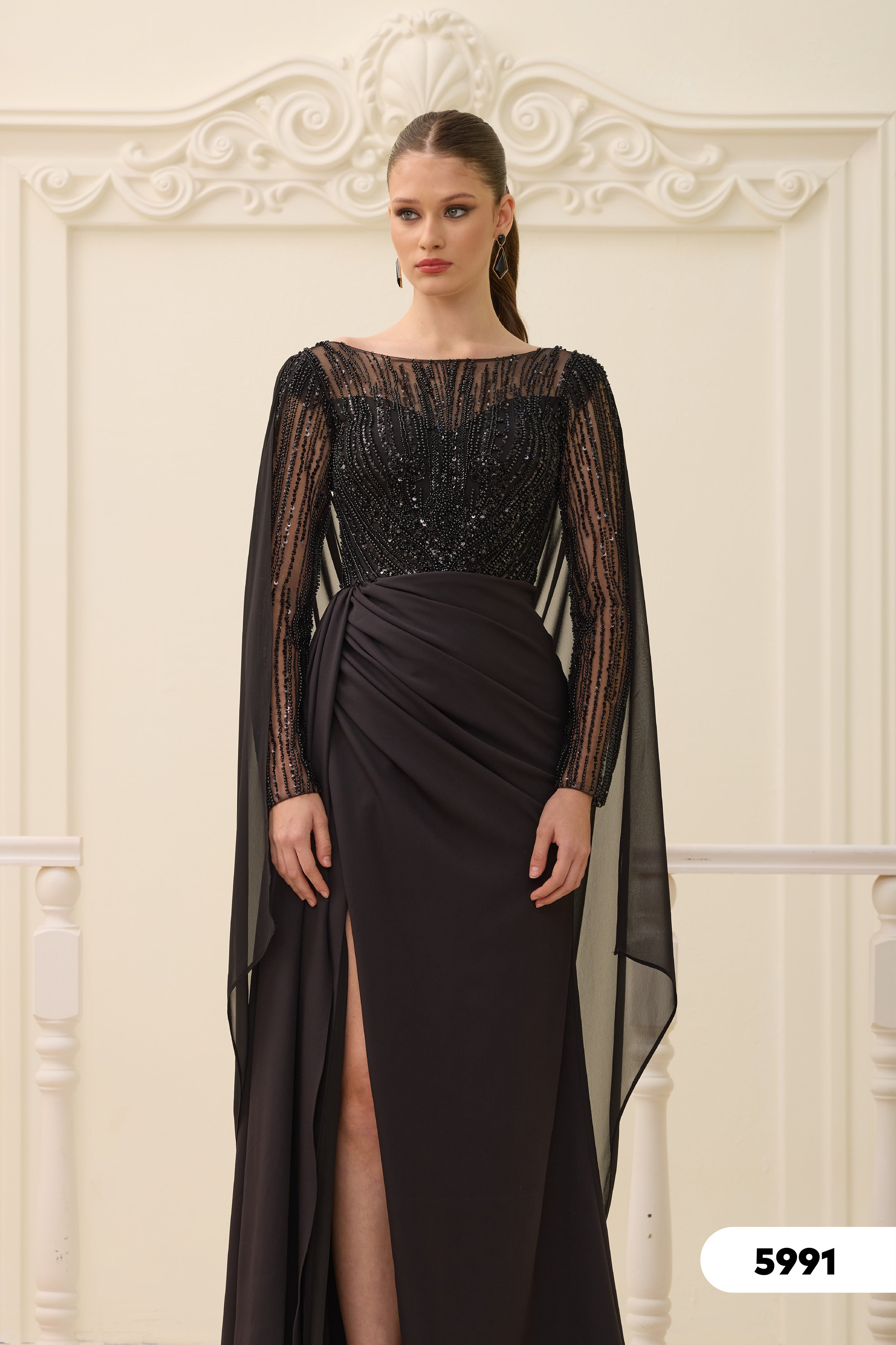 Elegantes Abendkleid mit Paillettenoberteil & Chiffon-Cape / C5991 in blau – Ansicht 2 | Lamia Mode