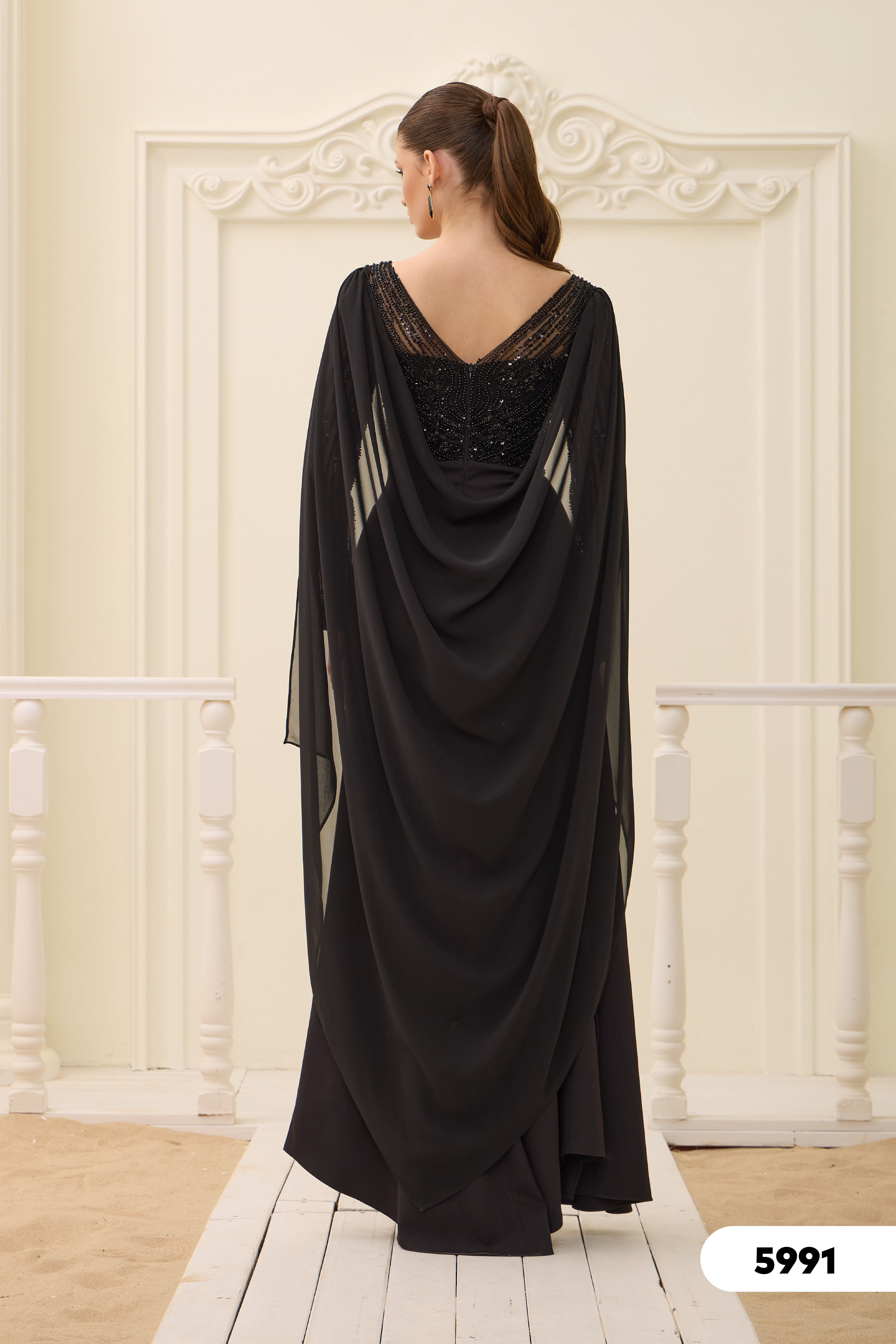 Elegantes Abendkleid mit Paillettenoberteil & Chiffon-Cape / C5991 in blau – Ansicht 3 | Lamia Mode