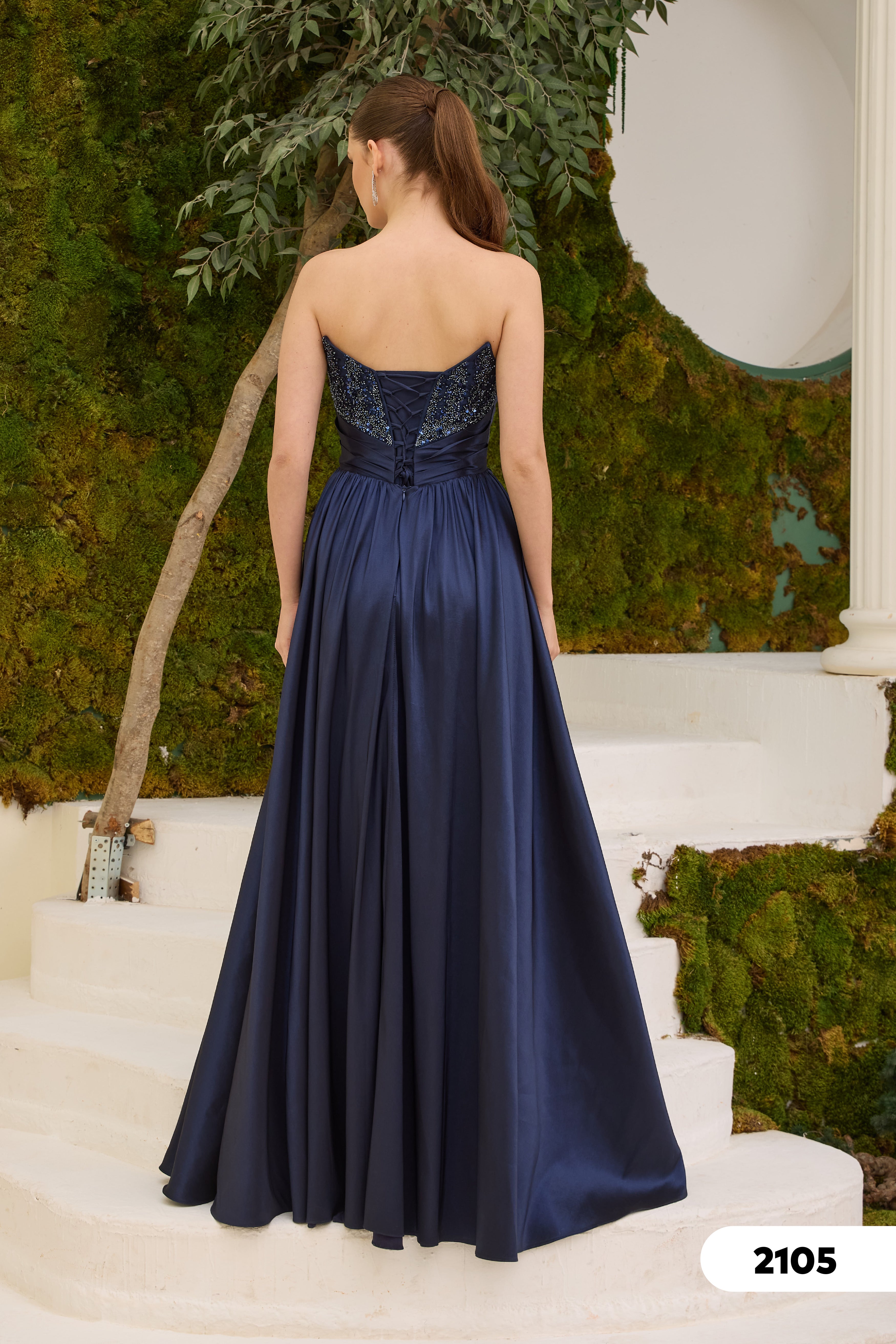Elegantes Abendkleid mit Herzausschnitt & Volantrock – C2105 in Marineblau – Ansicht 3 | Lamia Mode