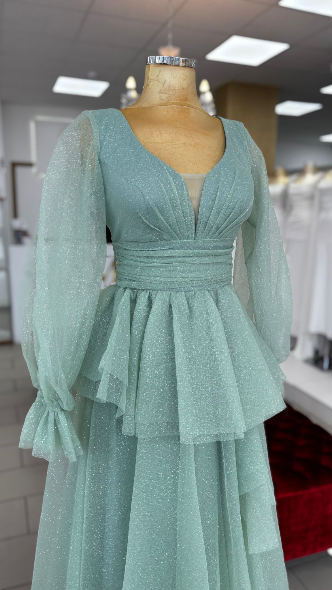 Elegantes Abendkleid mit Volants und Chiffonärmeln / C4916 in puder – Ansicht 5 | Lamia Mode