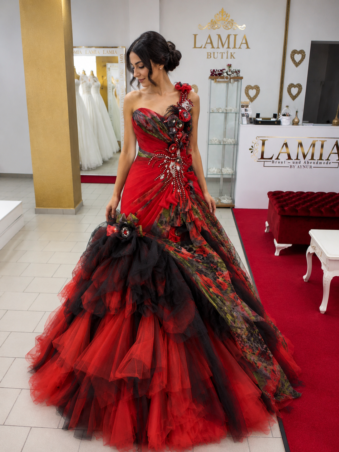 Ballkleid Pin51 – Tüll und figurbetonte Passform in Rot – Ansicht 1 | Lamia Mode