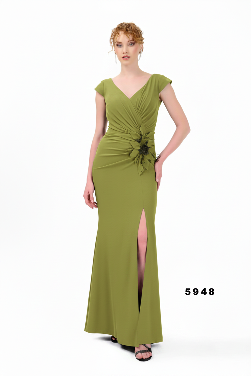 Abendkleid C5948 in Olive – Lamia Braut & Abendmode