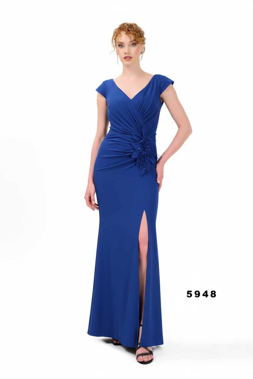 Abendkleid C5948 in Royalblau – Lamia Braut & Abendmode