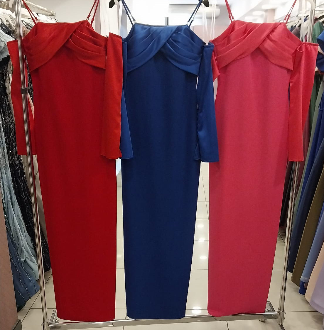 Abendkleid C2151 in Royalblau – Lamia Braut & Abendmode