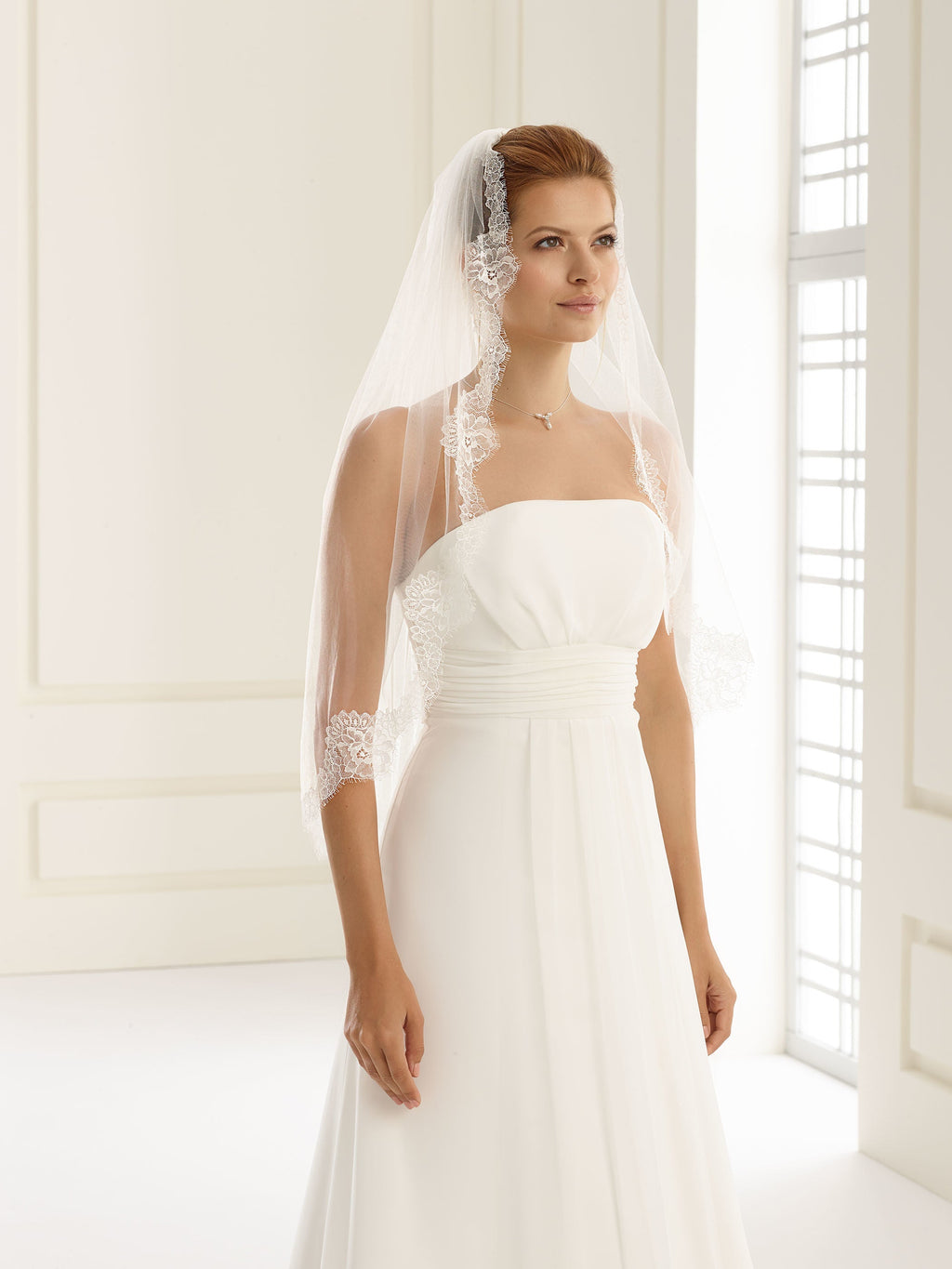 Schleier mit Spitzenkante S160 – Ansicht 1 | Lamia Mode