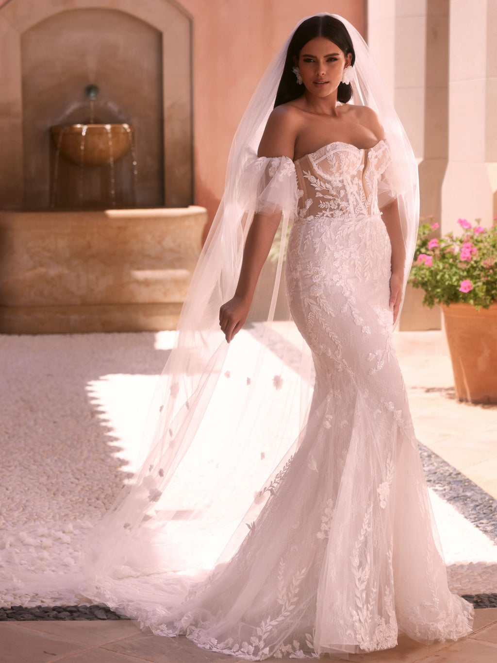 Meerjungfrau-Brautkleid Zerene – Spitze und Organza in Creme – Ansicht 2 | Lamia Mode