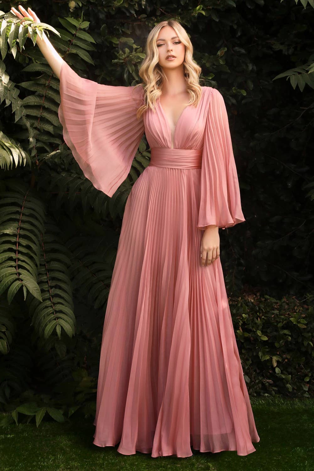 Abendkleid lamia 242 – Chiffon und V-Ausschnitt in Puder – Ansicht 1 | Lamia Mode