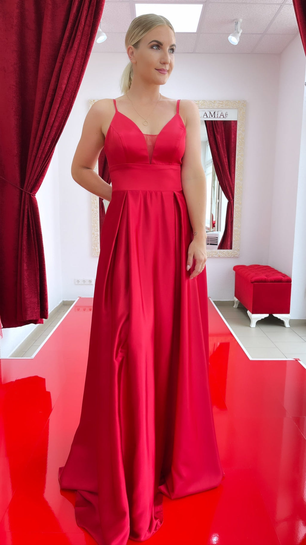 Abendkleid FK4109 – Satin und A-Linie in Rot – Ansicht 1 | Lamia Mode