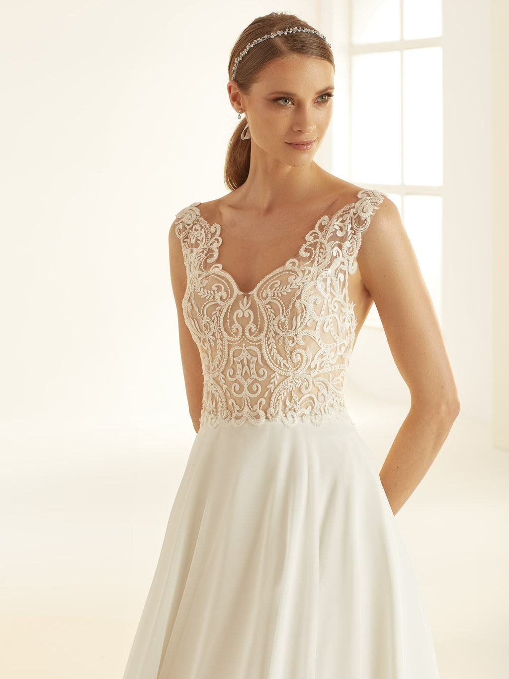 Brautkleid Pandora – Chiffon und Spitze – Ansicht 5 | Lamia Mode