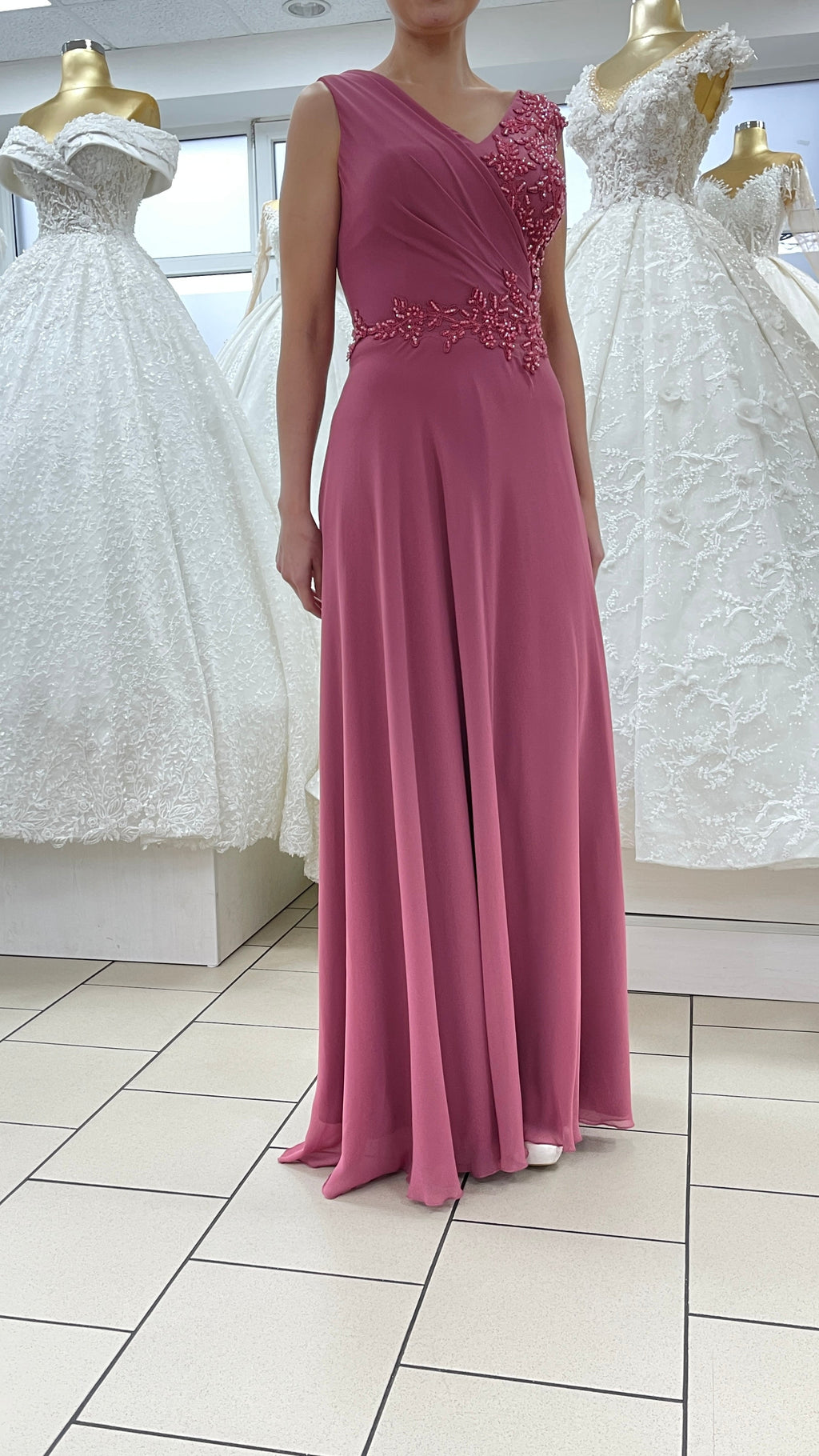 Abendkleid Elegantes Kleid mit Drapierung & fließender A-Linie – FK3245 in Altrosa – Ansicht 4 | Lamia Mode