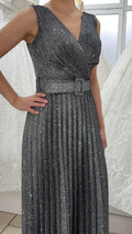 Abendkleid Plissiertes Abendkleid mit V-Ausschnitt und Gürtel FK3501 – Ansicht 7 | Lamia Mode
