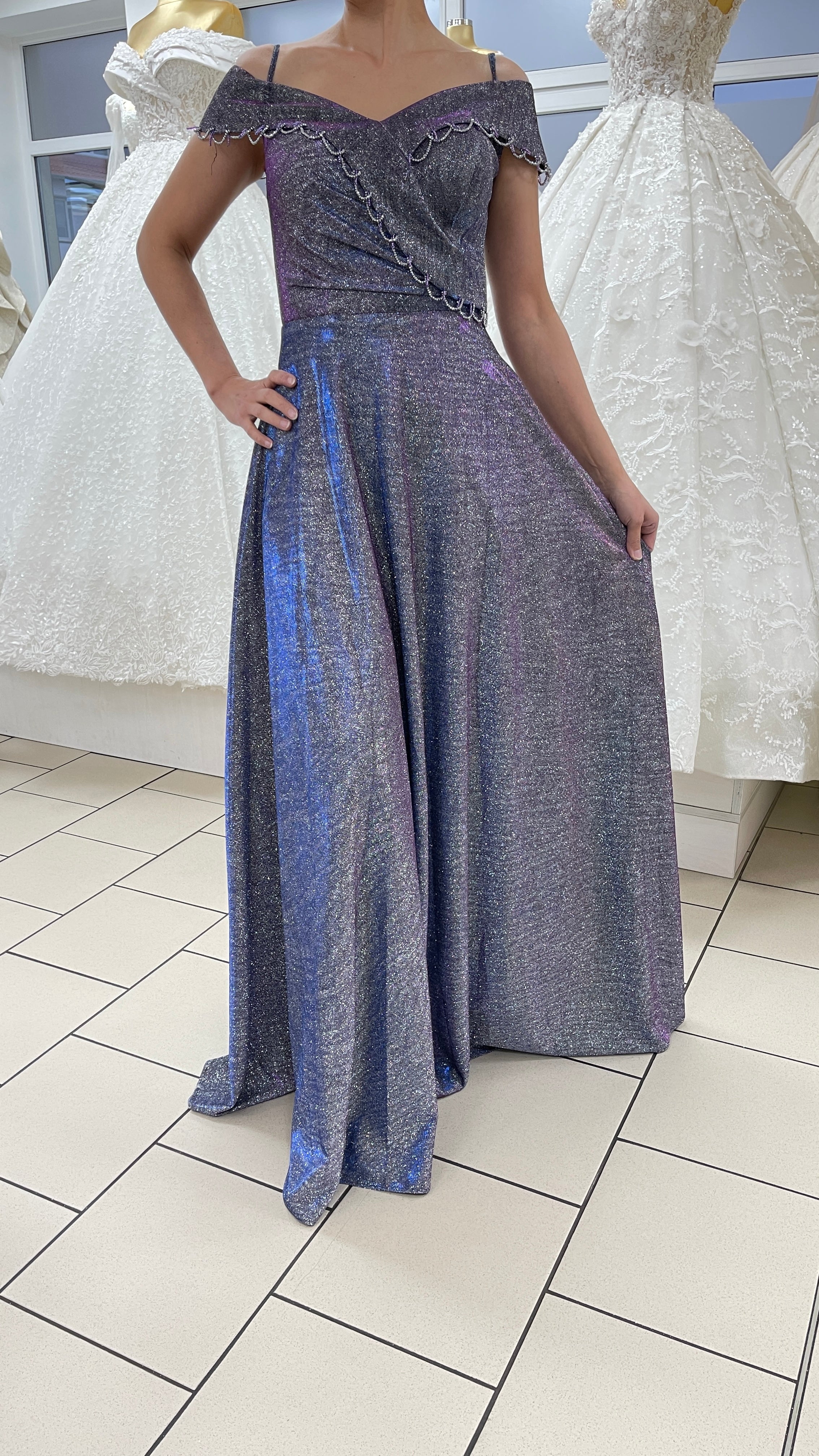 Abendkleid Elegantes Glitzer-Kleid mit Off-Shoulder-Ausschnitt – FK3304 – Ansicht 4 | Lamia Mode