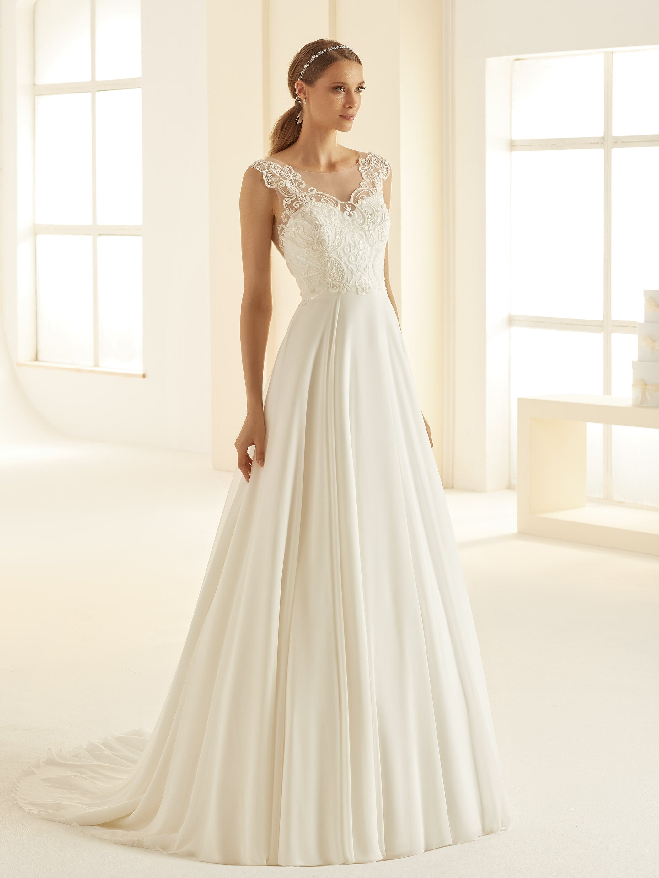 Brautkleid Pandora – Chiffon und Spitze – Ansicht 3 | Lamia Mode