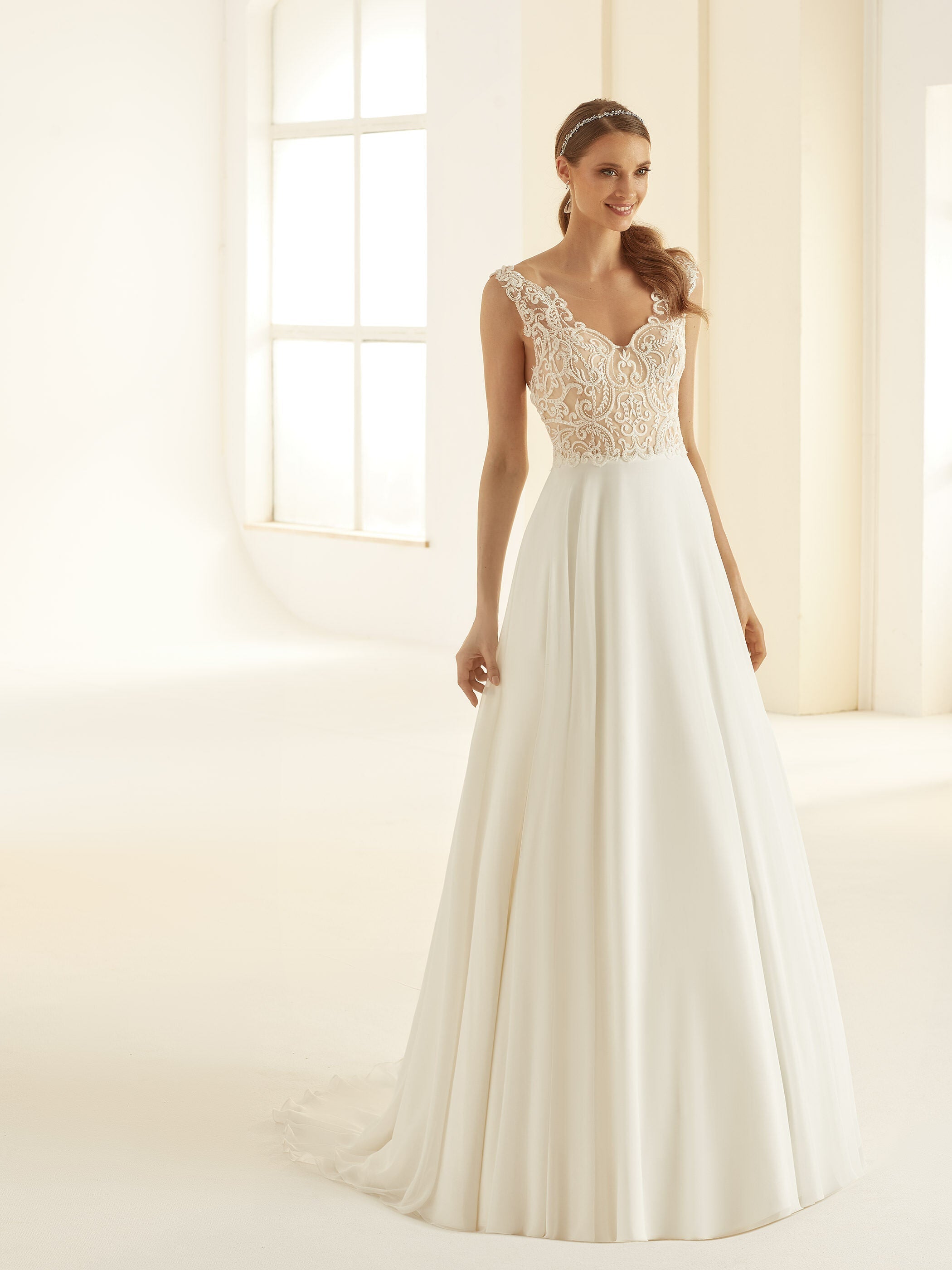 Brautkleid Pandora – Chiffon und Spitze – Ansicht 4 | Lamia Mode