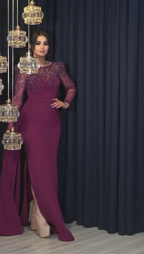 Abendkleid Arlinda – Beinschlitz und Schleppe