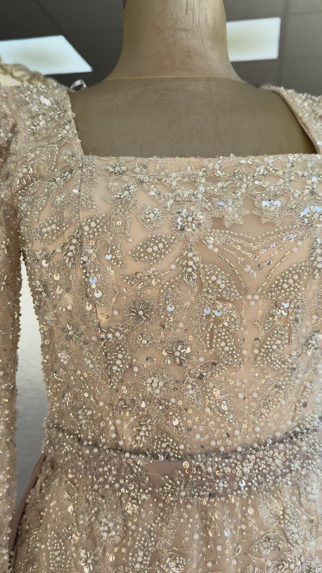 Exclusive Collection R7823