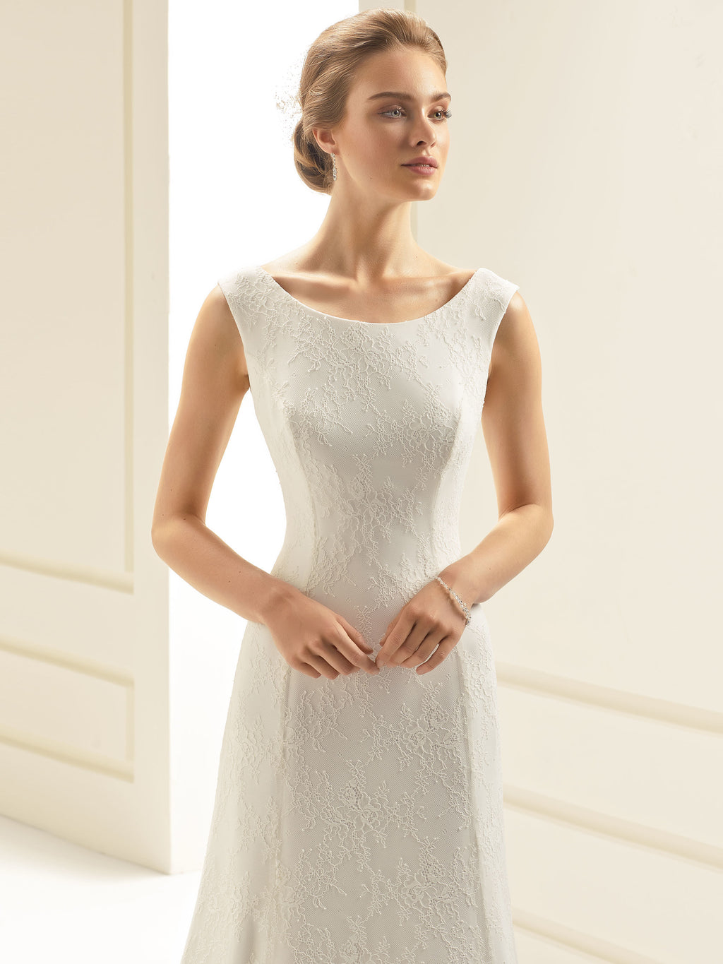 Brautkleid Elena – Satin und Spitze in Creme – Ansicht 2 | Lamia Mode