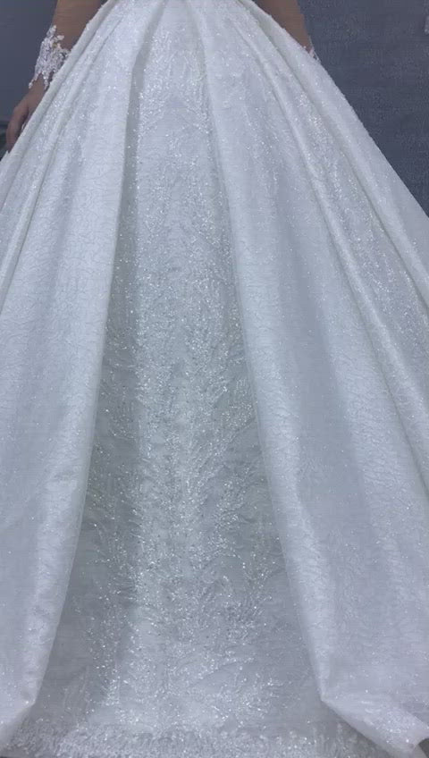 Brautkleid Rosa – Prinzessinnen-Silhouette