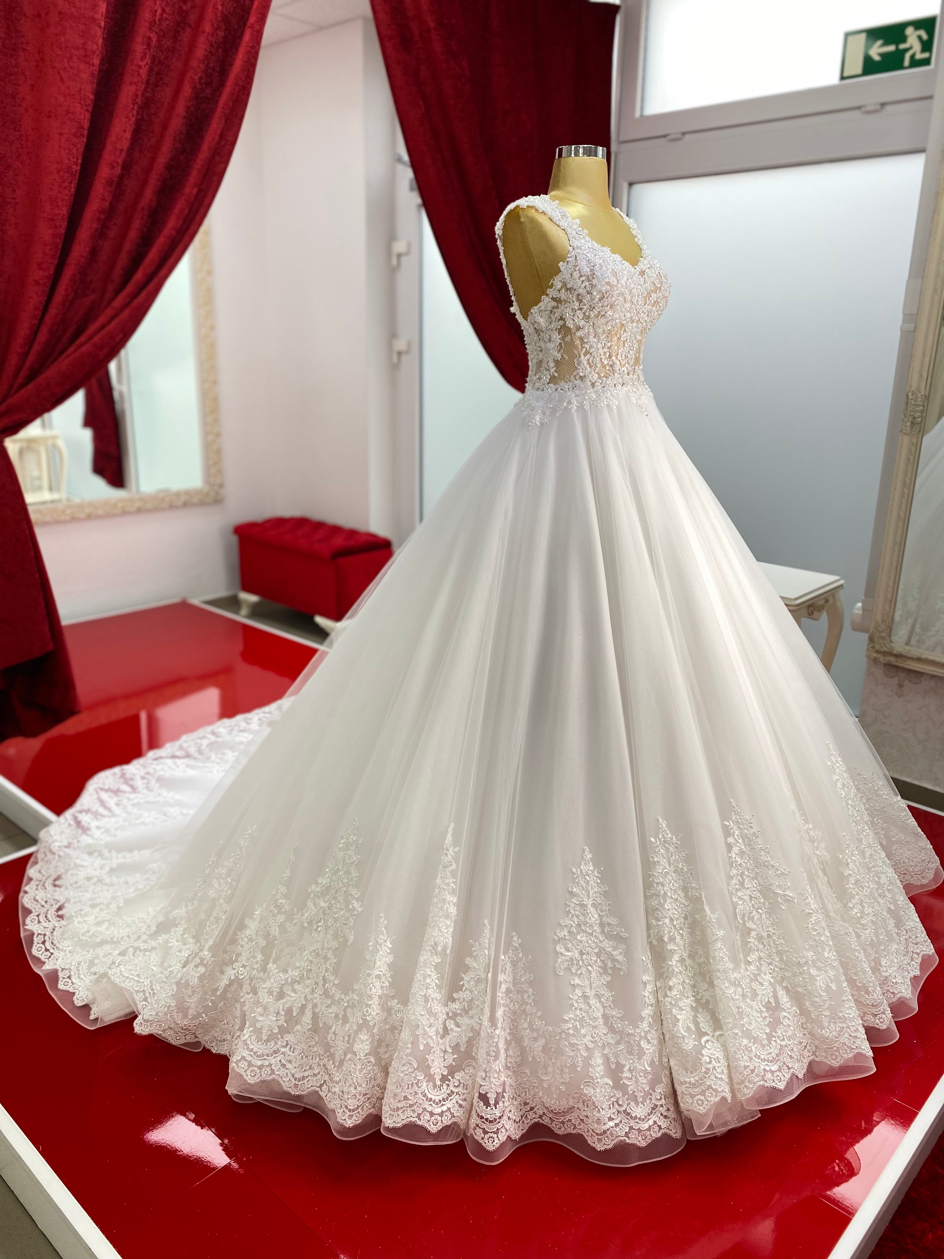 Brautkleid April – Ansicht 4 | Lamia Mode