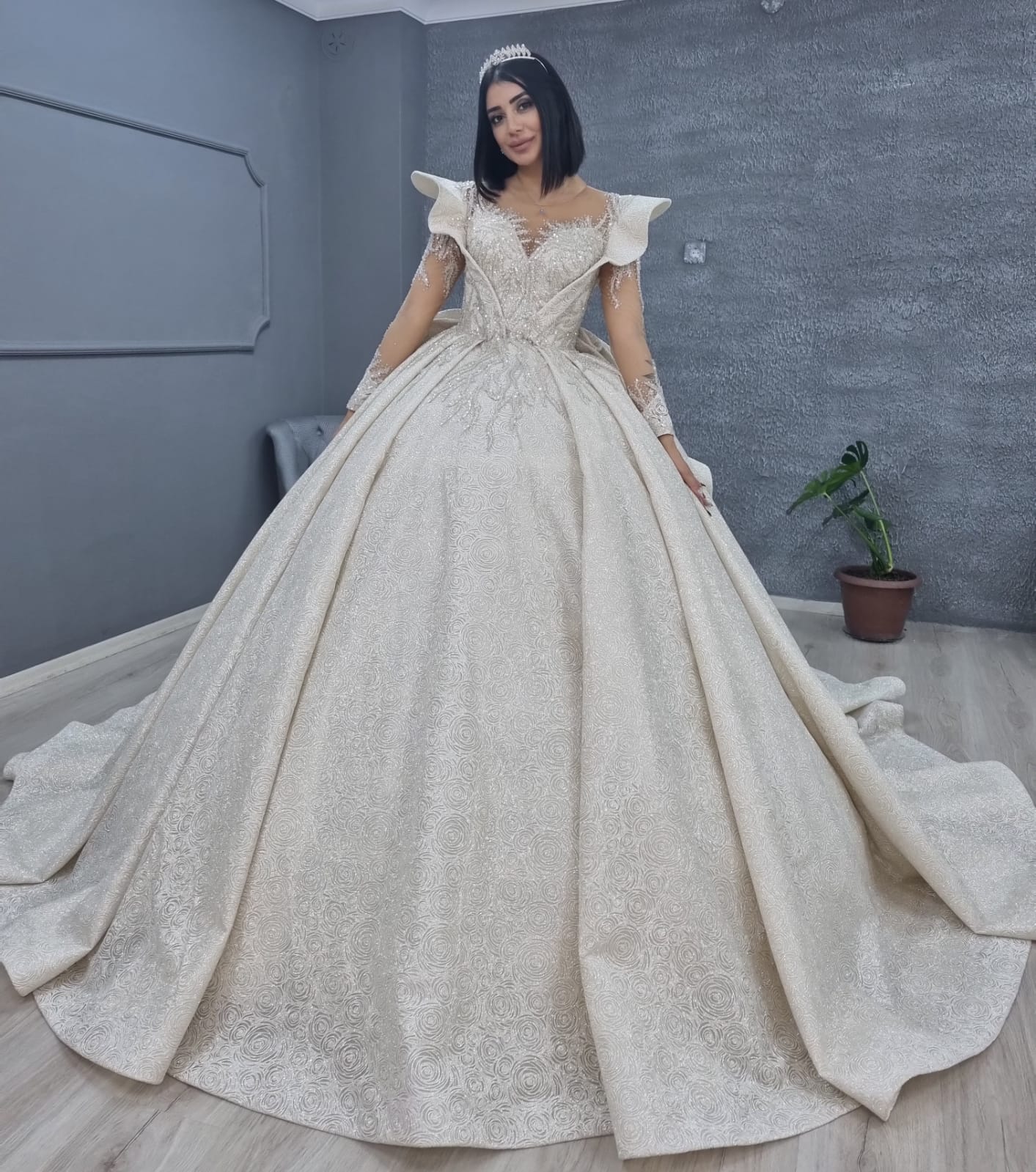Brautkleid Viyola – Ansicht 1 | Lamia Mode