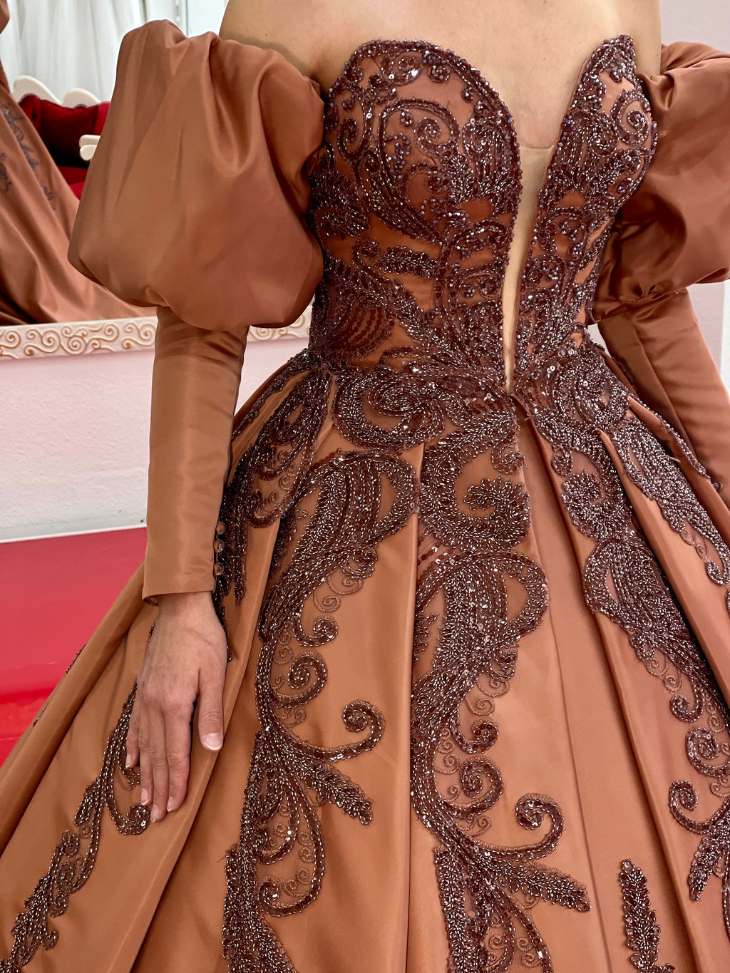 Ballkleid Müge – Corsagen-Oberteil und Schleppe – Ansicht 3 | Lamia Mode